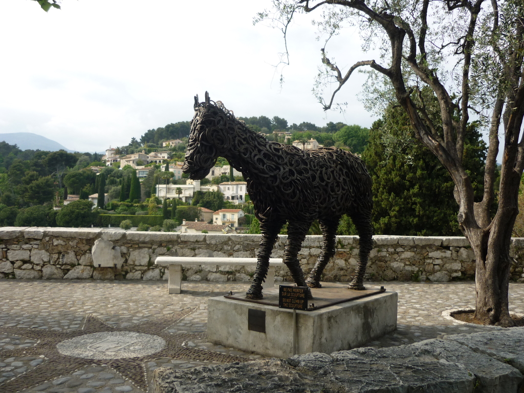 サンポール・ド・ヴァンス　馬像